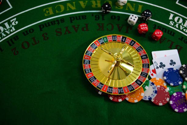 Online Bingo ကတ်ပြားနှင့် Ball Drawing မြင်ကွင်း